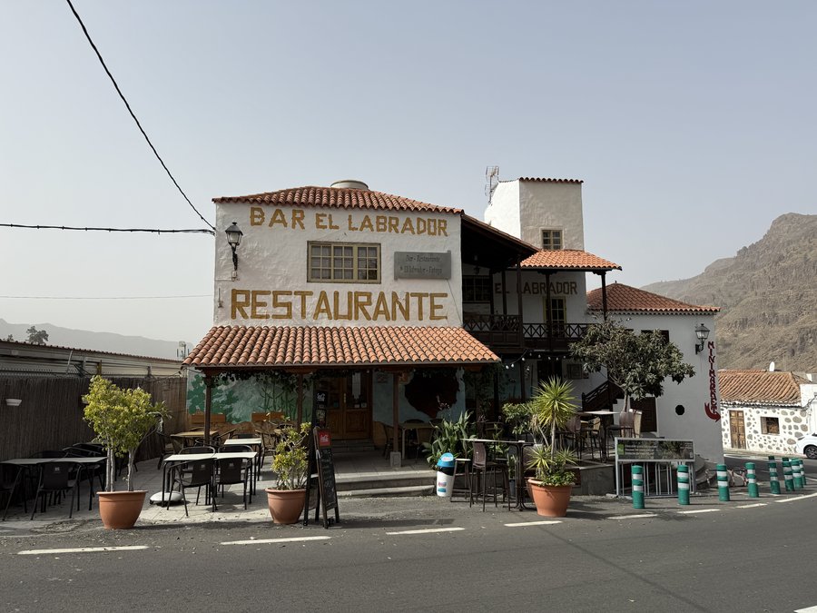 Restaurant local