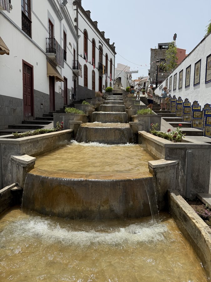 Firgas - cascada de pe mijlocul aleii